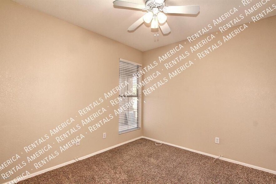 Building Photo - 2131 S Navajo Way