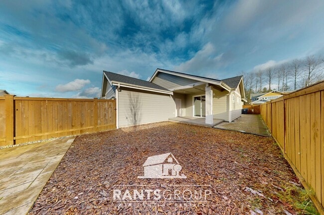 Building Photo - Bright 3-Bedroom, 2-Bathroom Rambler in Olympia!