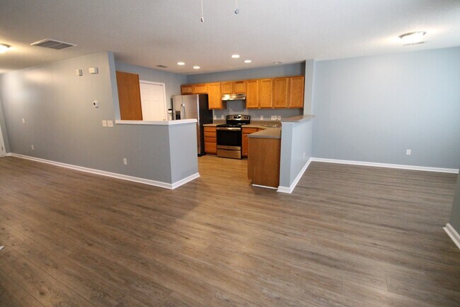 Building Photo - 1364 Walnut Hill Dr