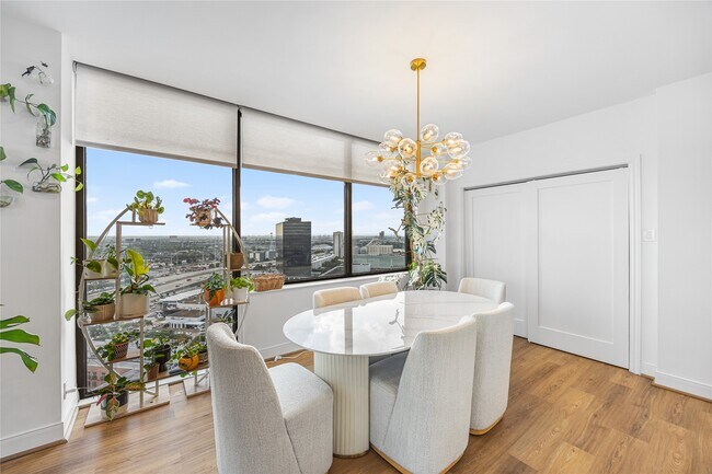 Building Photo - 14 Greenway Plz