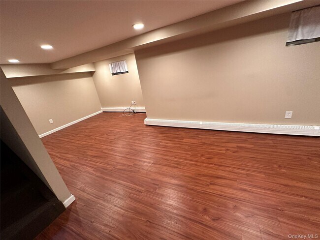 Building Photo - 91 7th St