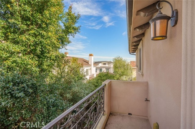 Building Photo - 2005 Robinson St