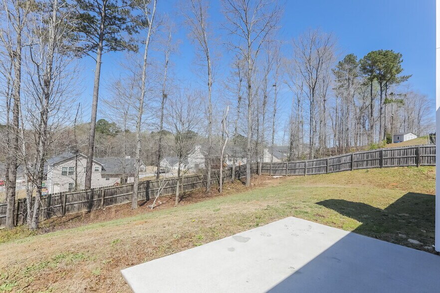 Building Photo - 360 Embassy Dr