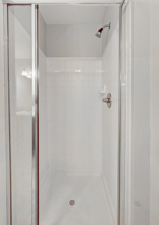 Building Photo - $1,950.00 - 2 Beds, 2 Bath, Condo in Auror...