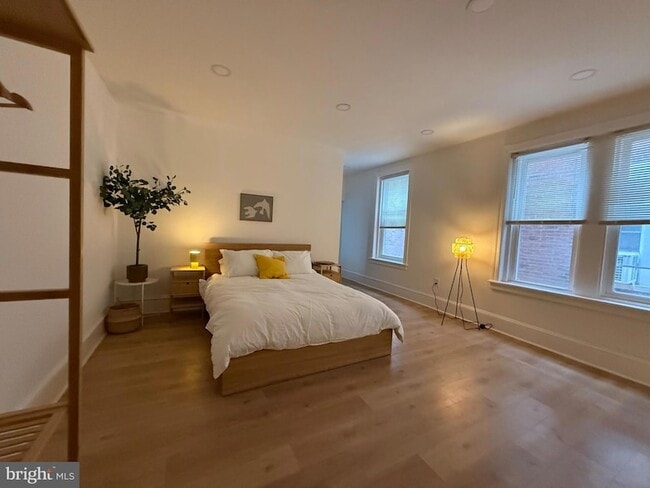 Building Photo - 114 S 58th St