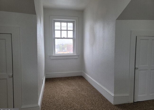 Building Photo - 1281 S Broad St