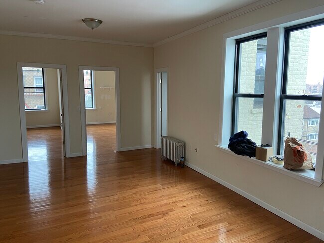 2D-2 bedroom - 3767 63rd St