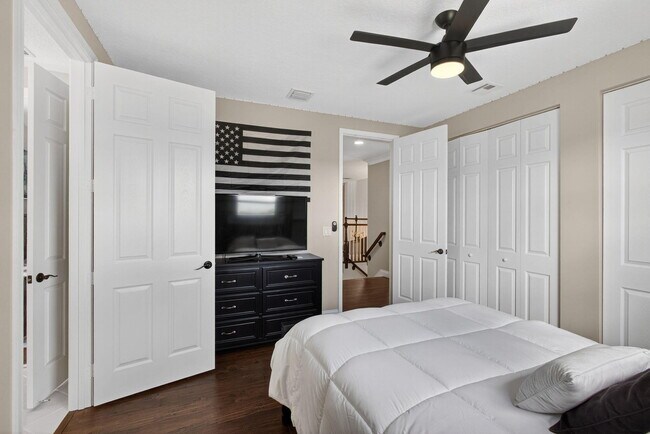Building Photo - 9225 Delemar Ct