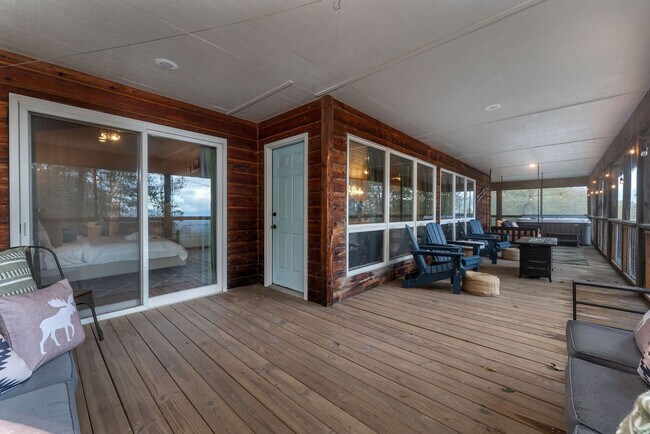 Building Photo - 401 Lookout Dr