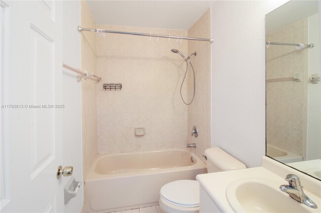 Building Photo - 1438 SE 24th Ct