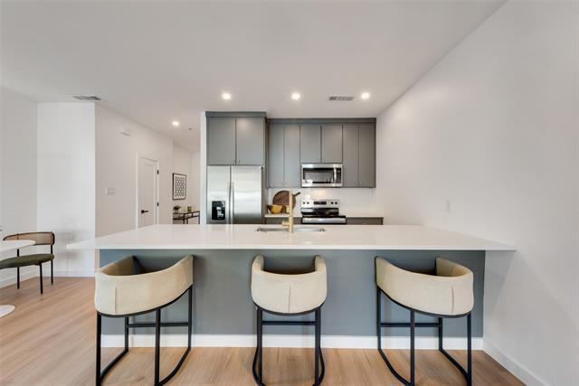 Building Photo - 632 Melba St