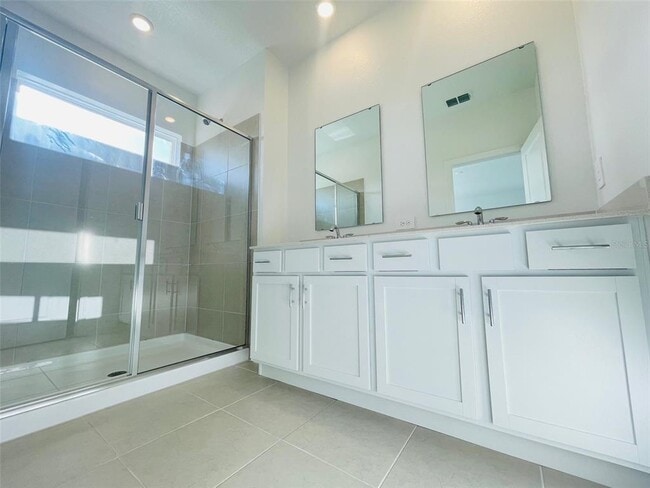 Building Photo - 7333 Ivy Tendril Ave