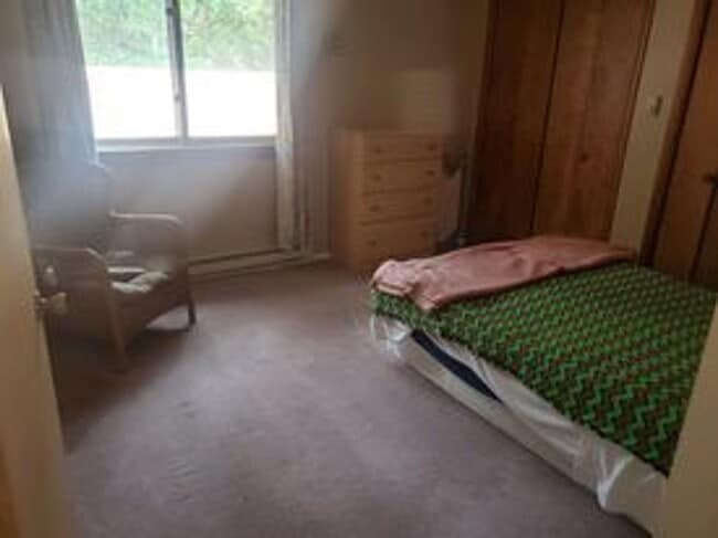Building Photo - Marsenich- 2 bedroom house with fenced yard.