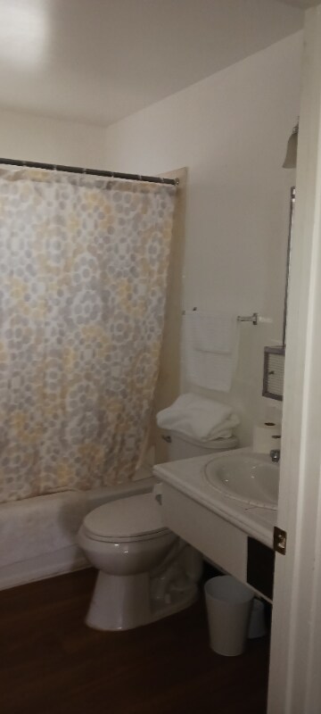 Building Photo - 8708 Woodman Way