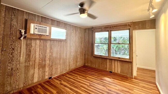 Building Photo - 156-B N Kalaheo Ave
