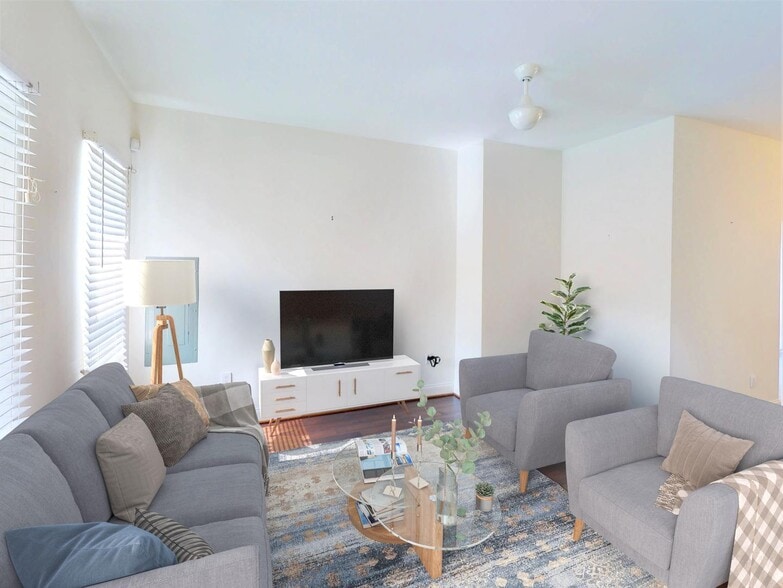 Building Photo - Elegant H Street Corridor townhouse minutes from downtown