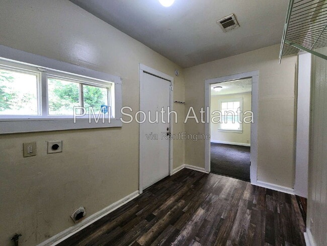 Building Photo - 348 N 17th St