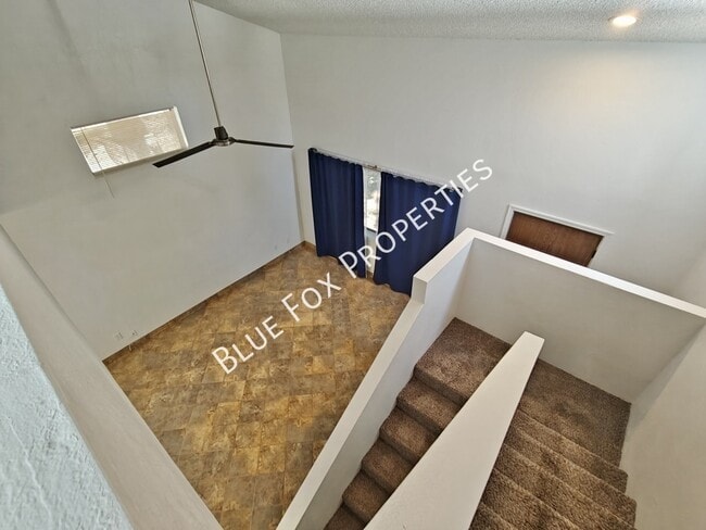 Building Photo - 880 E Peppergrass Ln