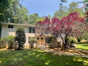 Building Photo - Gorgeous 2 Bed Condo in the heart of Carrb...