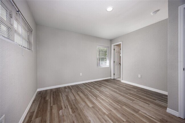 Building Photo - 640 NW 36th Ter