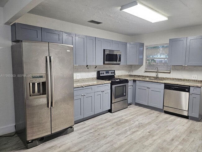 Building Photo - 209 SW 9th St