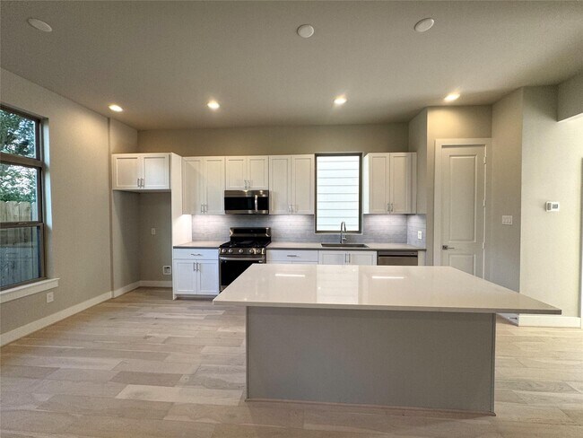 Building Photo - 540 Janisch Rd