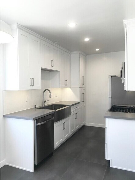 Building Photo - 515 Pier Ave