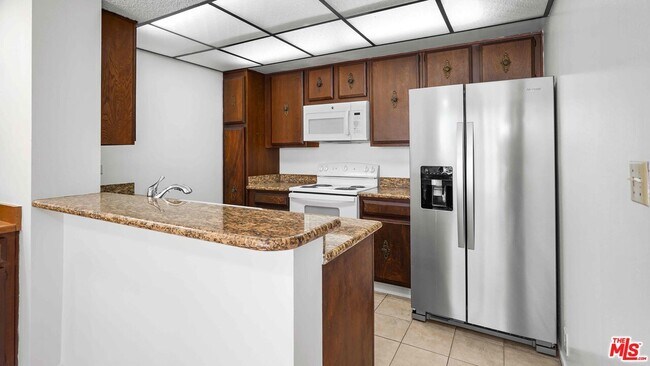 Building Photo - 10535 Wilshire Blvd