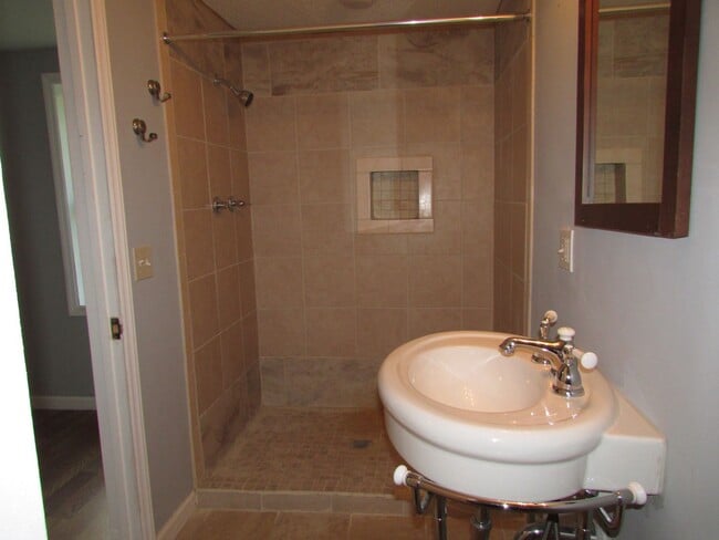 Building Photo - 4363 Ellis Way NW