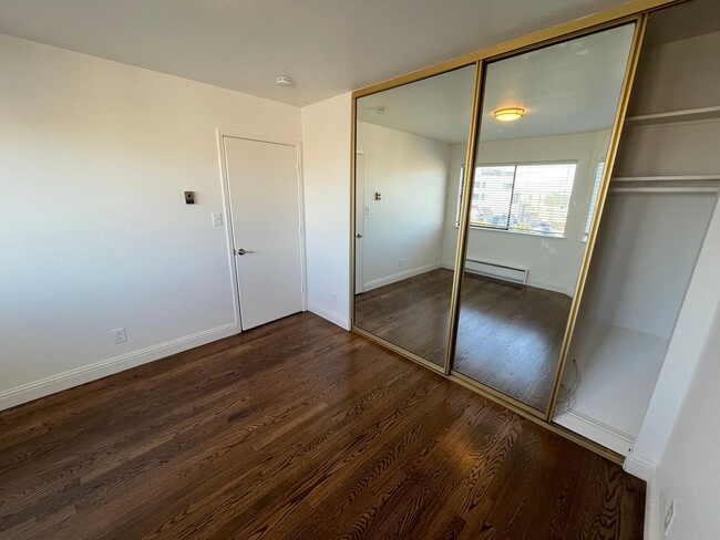 Building Photo - 185 Villa Terrace