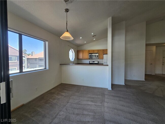 Building Photo - 5030 S Rainbow Blvd