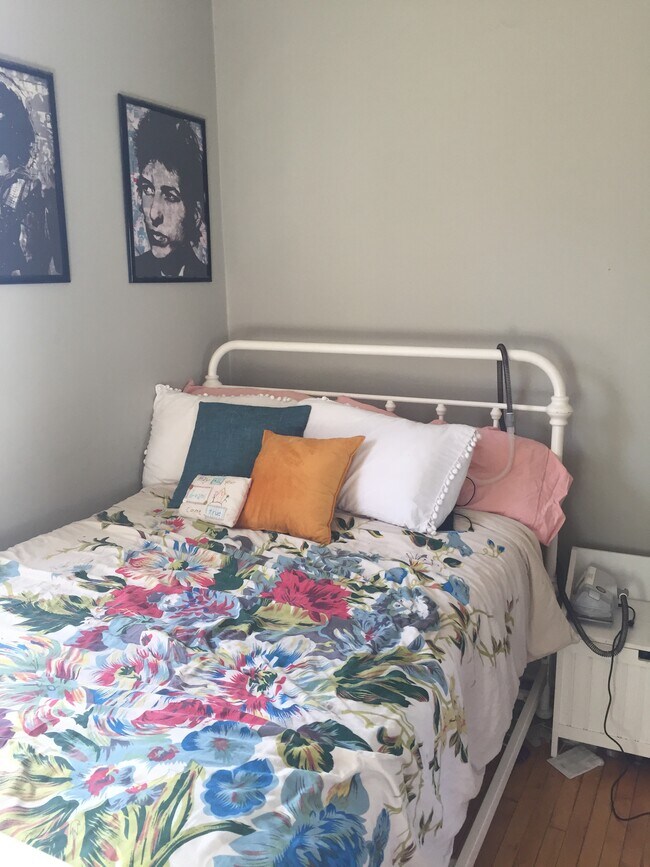 Building Photo - 919 E Clarke St