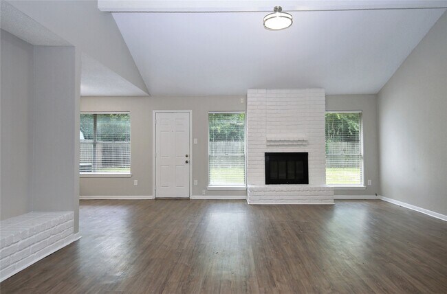Building Photo - 7814 Barnhill Dr