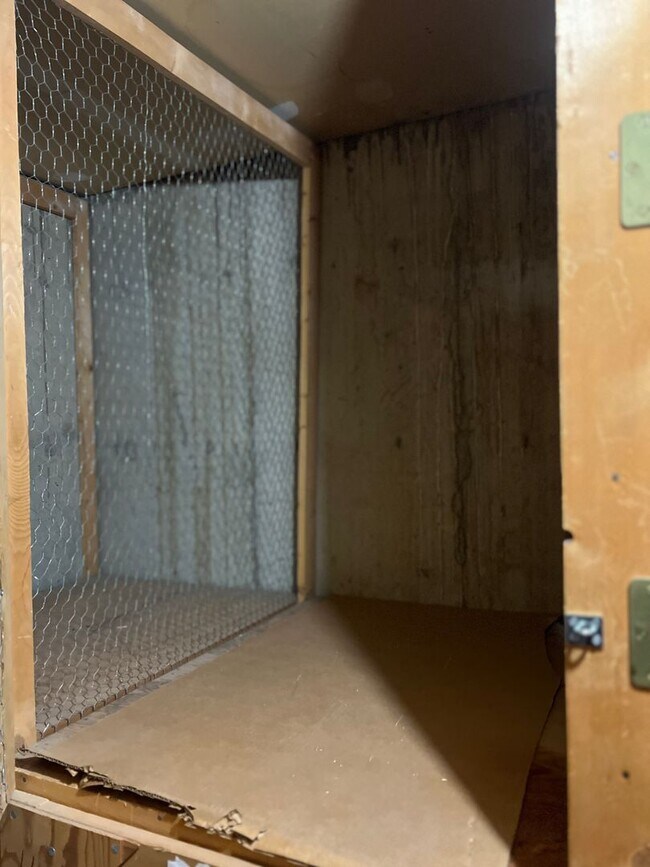 Building Photo - Studio Apartment in DU Area-Parking and Storage!