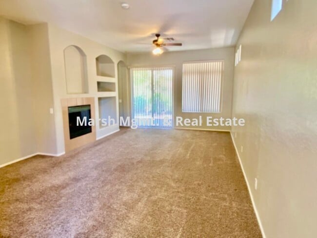 Building Photo - Great home offering a split floor plan with 3 bedrooms in Tempe.