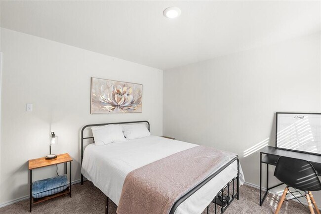 Building Photo - 196 Sweetleaf Dr