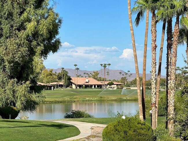 Building Photo - 7401 N Scottsdale Rd