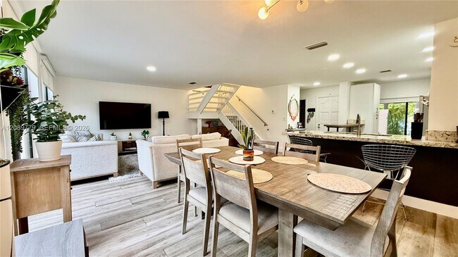 Building Photo - 9825 Costa Del Sol Blvd