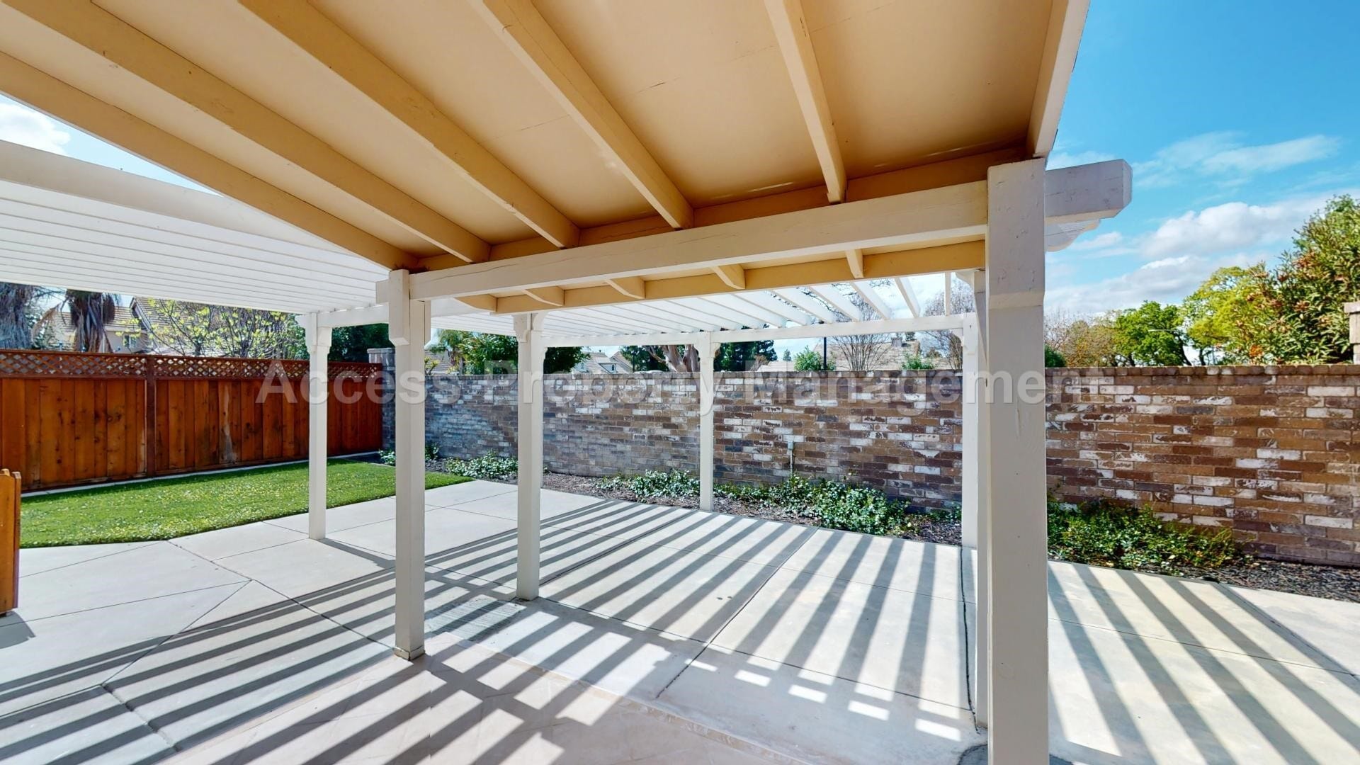 Building Photo - 2141 Norik Dr