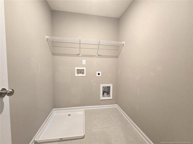 Building Photo - 7018 Summerlin Dr