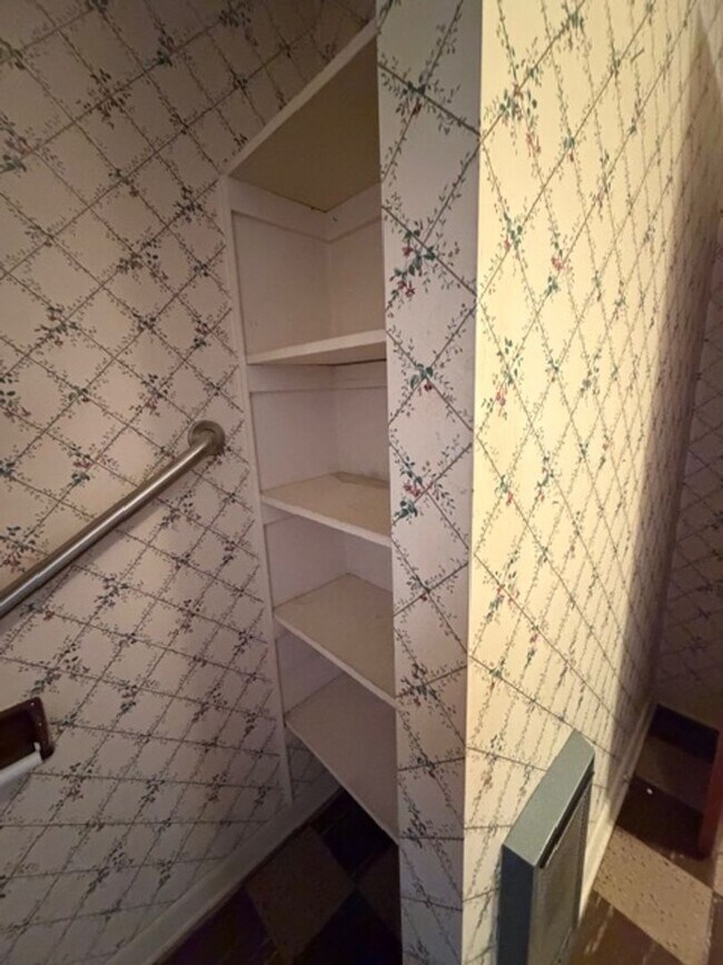 Building Photo - Maryville City  37801 - 3 bedroom, 2.5 bath home - Contact Debra Davis (865) 591-8281