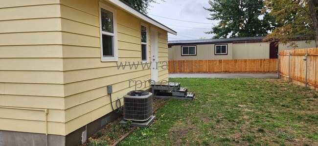 Building Photo - 502 E 40th St