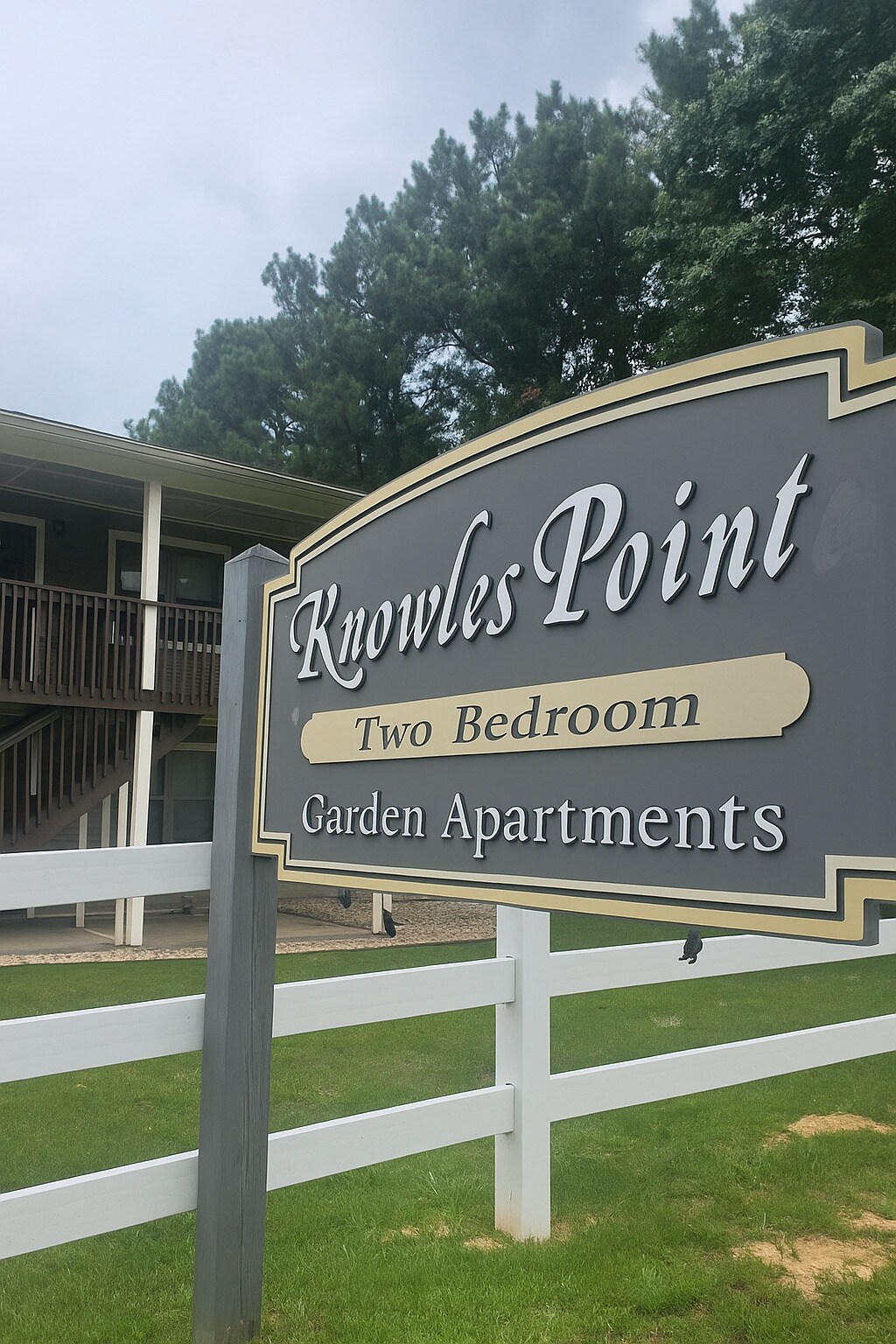 Building Photo - Knowles Pointe Apartments