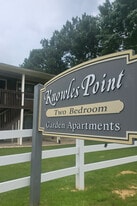 Building Photo - Knowles Pointe Apartments