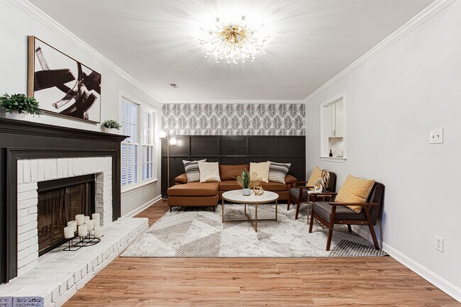 Building Photo - 2580 Old Roswell Rd SE