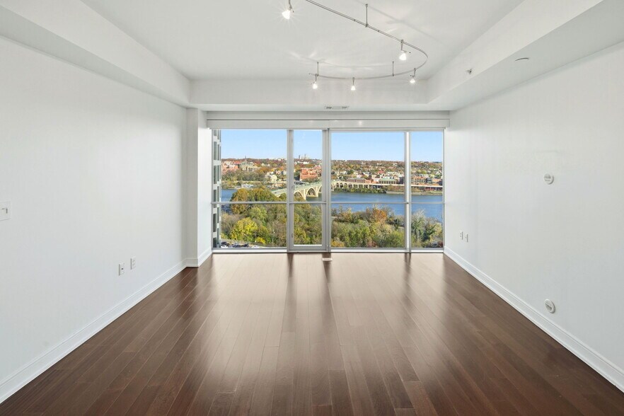 Building Photo - 1111 19th St N