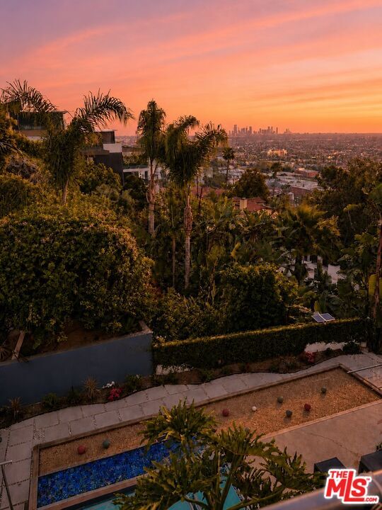 Building Photo - 8380 Hollywood Blvd