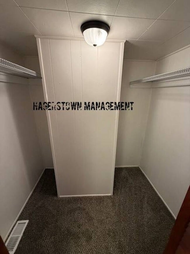 Building Photo - Just REDUCED - Single Level Living