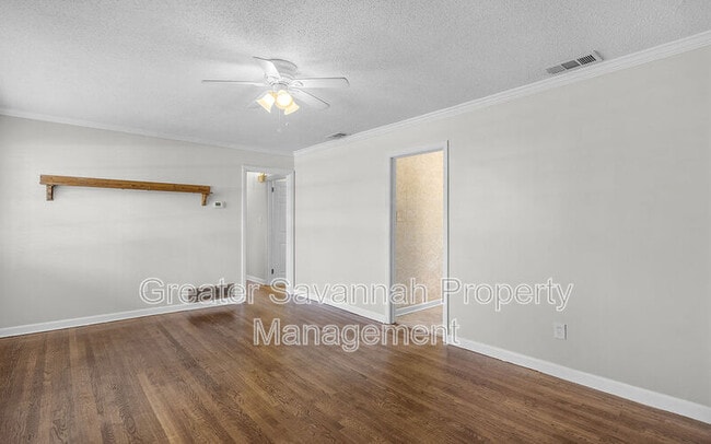 Building Photo - 2114 E 62nd St