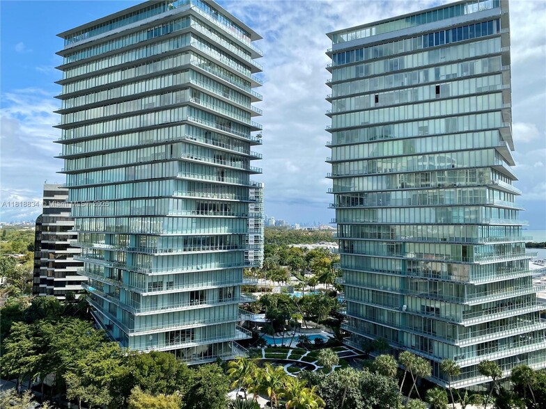 Building Photo - 3400 SW 27th Ave